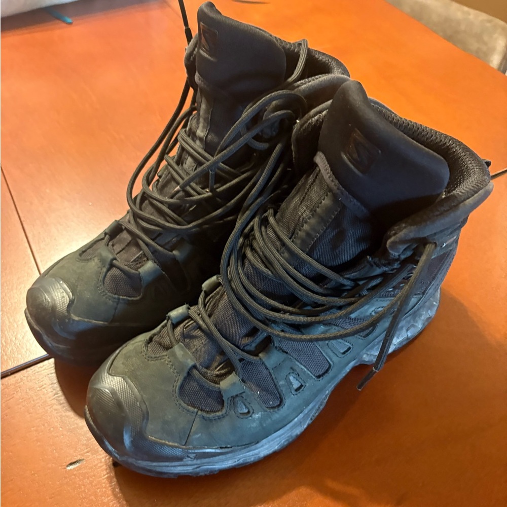 Salomon Forces mid boot